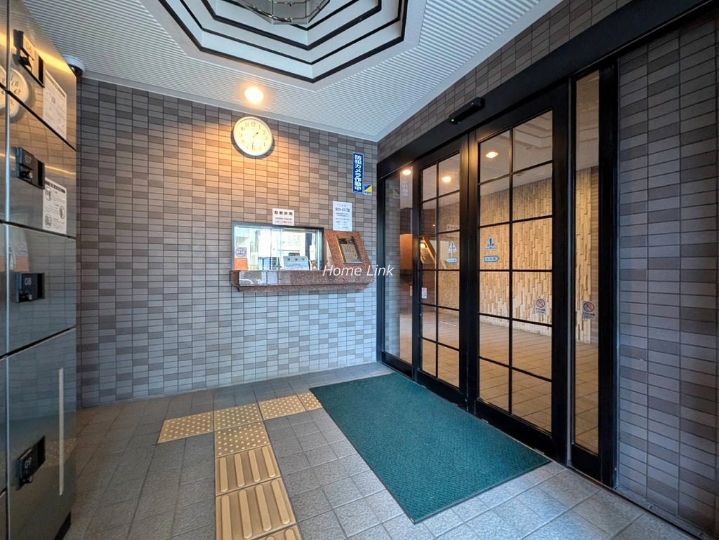 ナイスアーバン池袋山手通り　エントランスホール